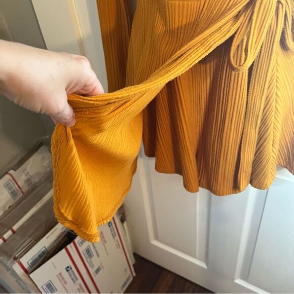 Urban Outfitters Mustard Gold Yellow Wrap Ribbed Romper Textured Side Tie M - Picture 9 of 13